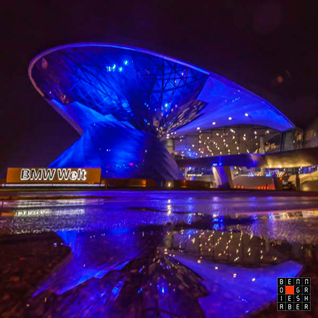 Architektur & Lichterglanz – Faszination BMW-Welt & Olympiapark bei Nacht
