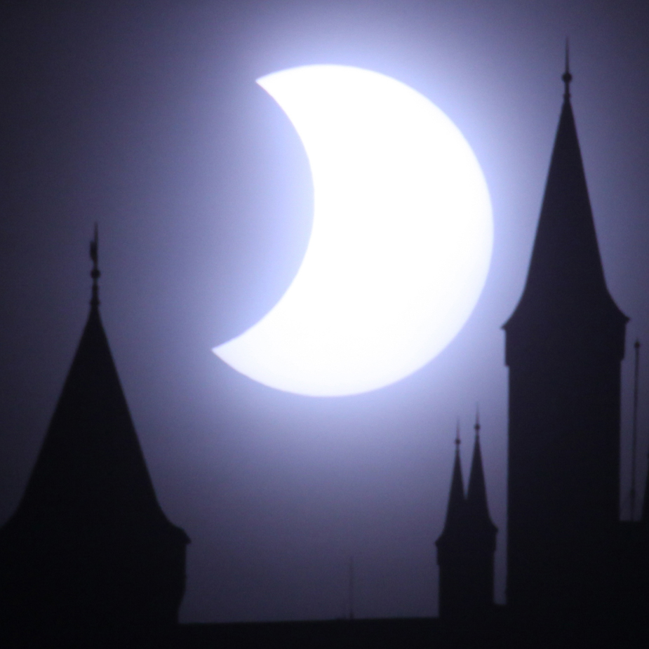 Astrofotografie mit Blick auf Schloss Hohenzollern - Im Licht des Mondes