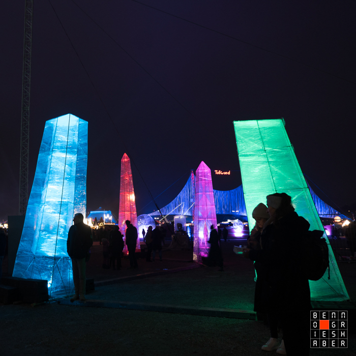 Winter-Tollwood im magischem Licht - stimmungsvolle Fotokunst zwischen Dämmerung und Nacht